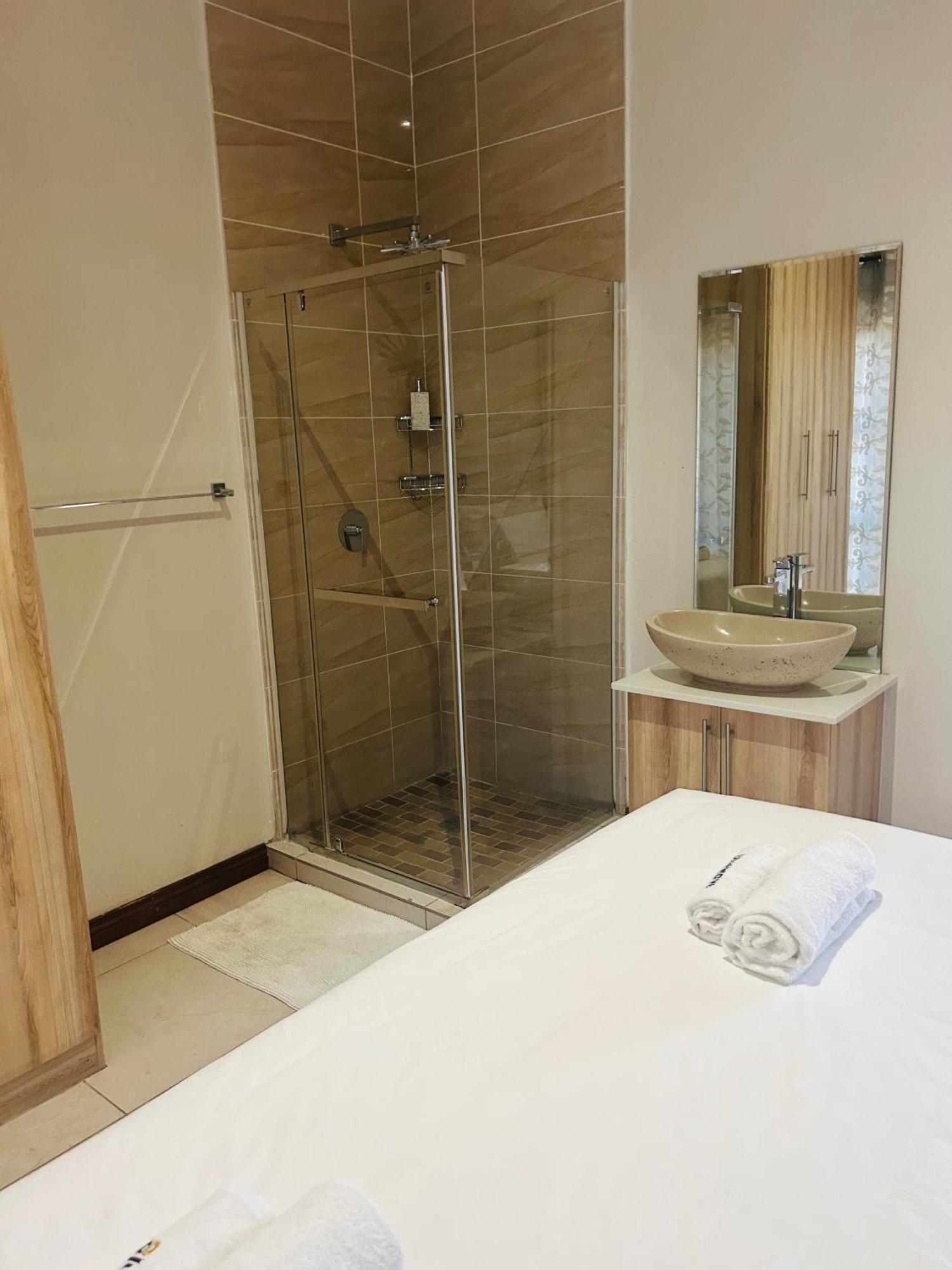 Bluewave Lifestyle Villa Хартбееспоорт Екстериор снимка