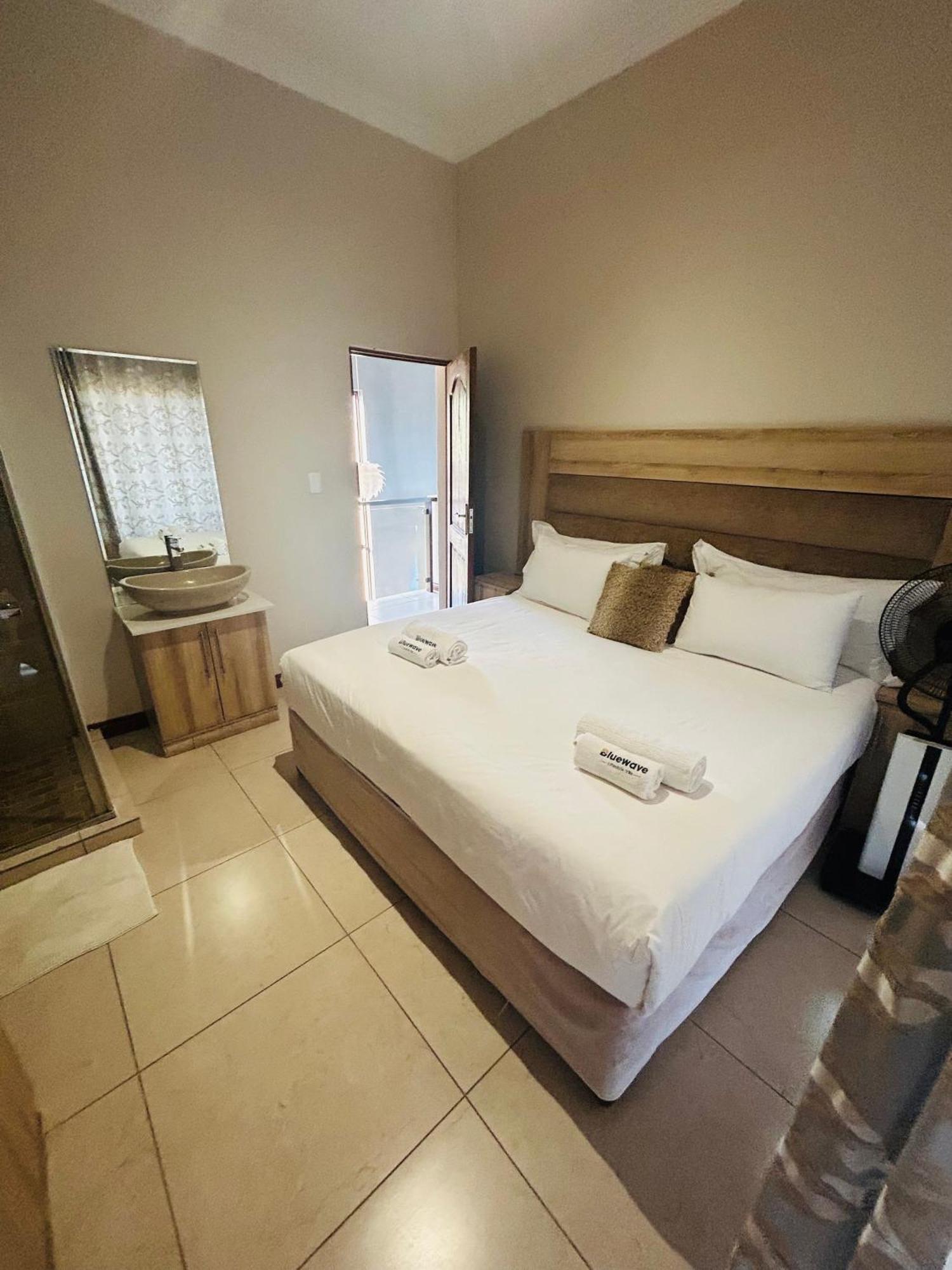 Bluewave Lifestyle Villa Хартбееспоорт Екстериор снимка